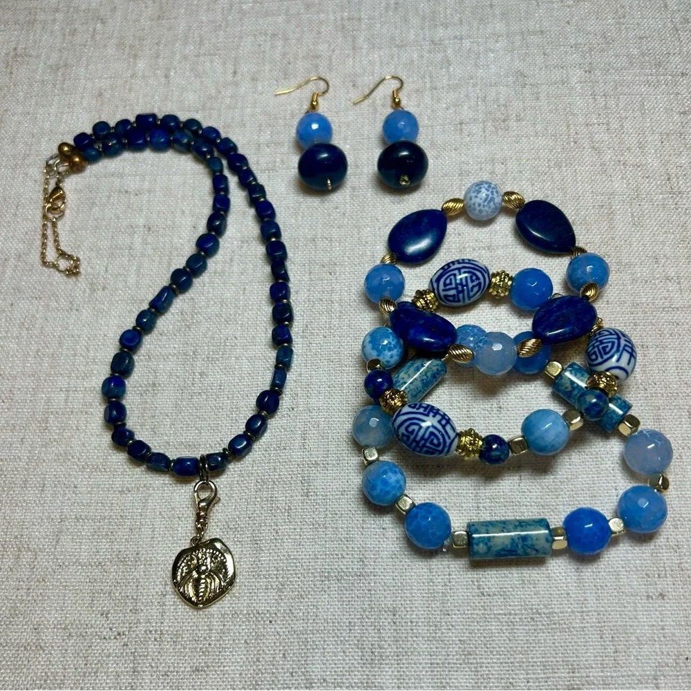 Handmade Blue Lapis Style Beaded Necklace w Gold Bee Charm - Picture 6 of 6